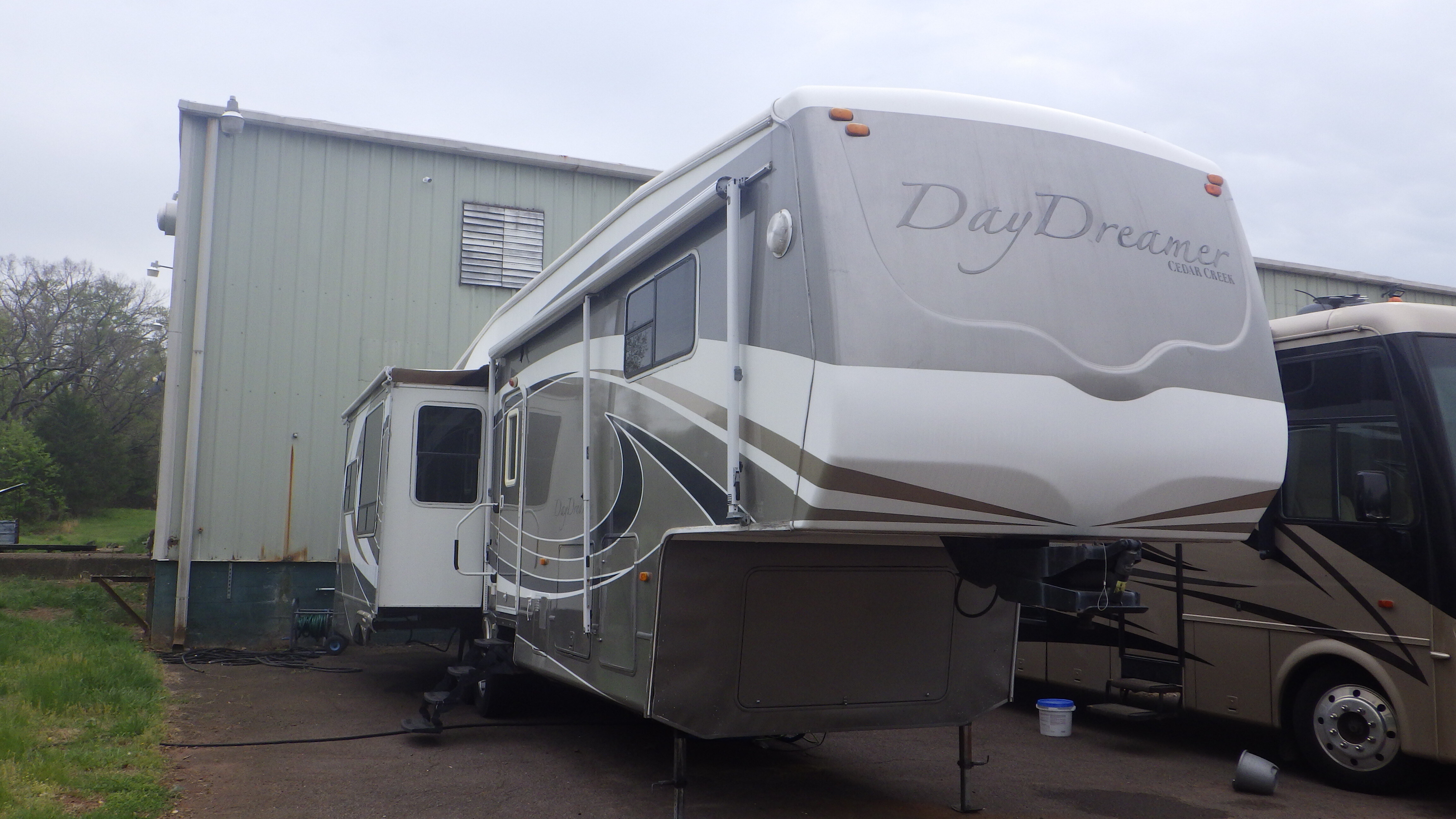2006 Forest River CEDAR CREEK 36CDTS in elkwood VA