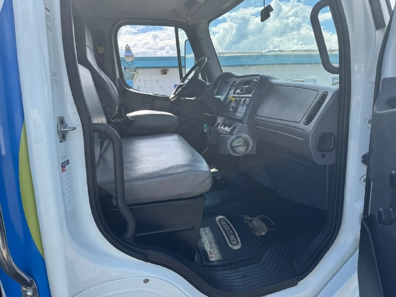 2021 FREIGHTLINER BUSINESS CLASS M2 106