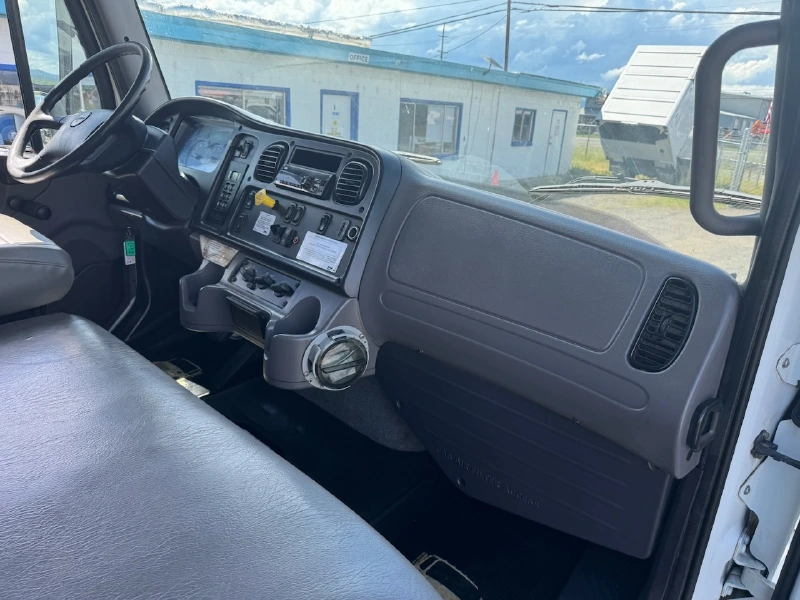 2021 FREIGHTLINER BUSINESS CLASS M2 106