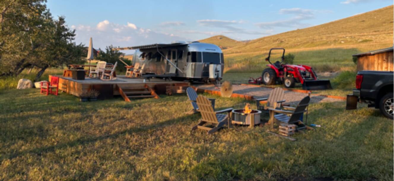 A photo of this 2018 Airstream CLASSIC 33FB
