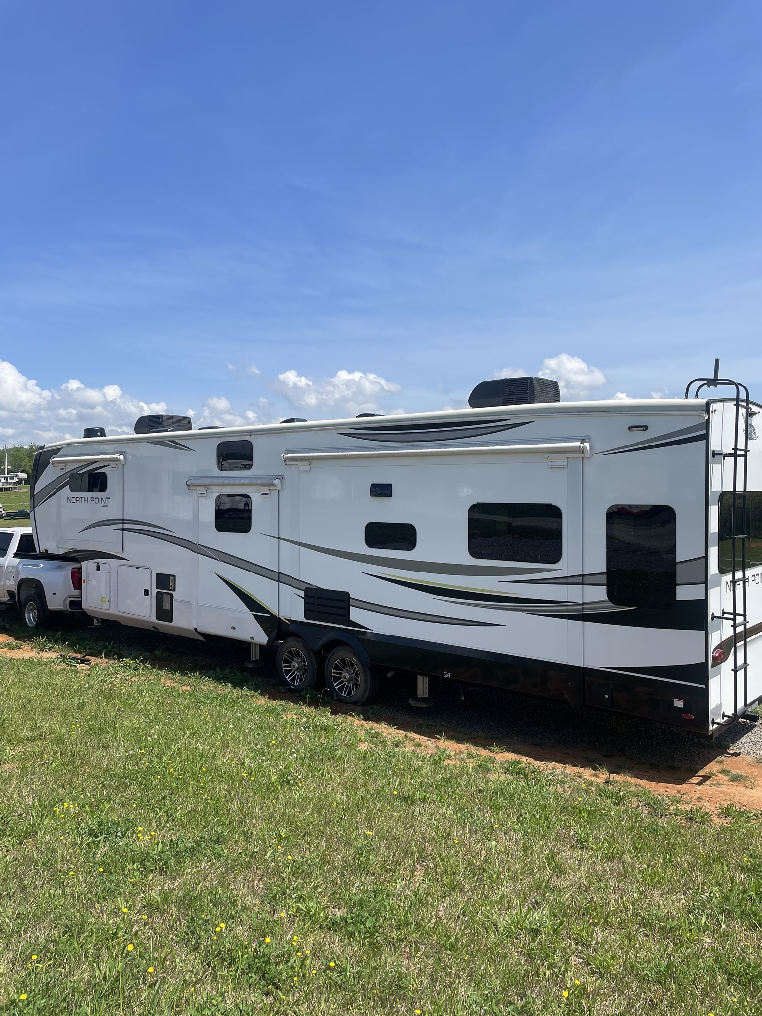2023 Jayco NORTH POINT 377RLBH in powell TN