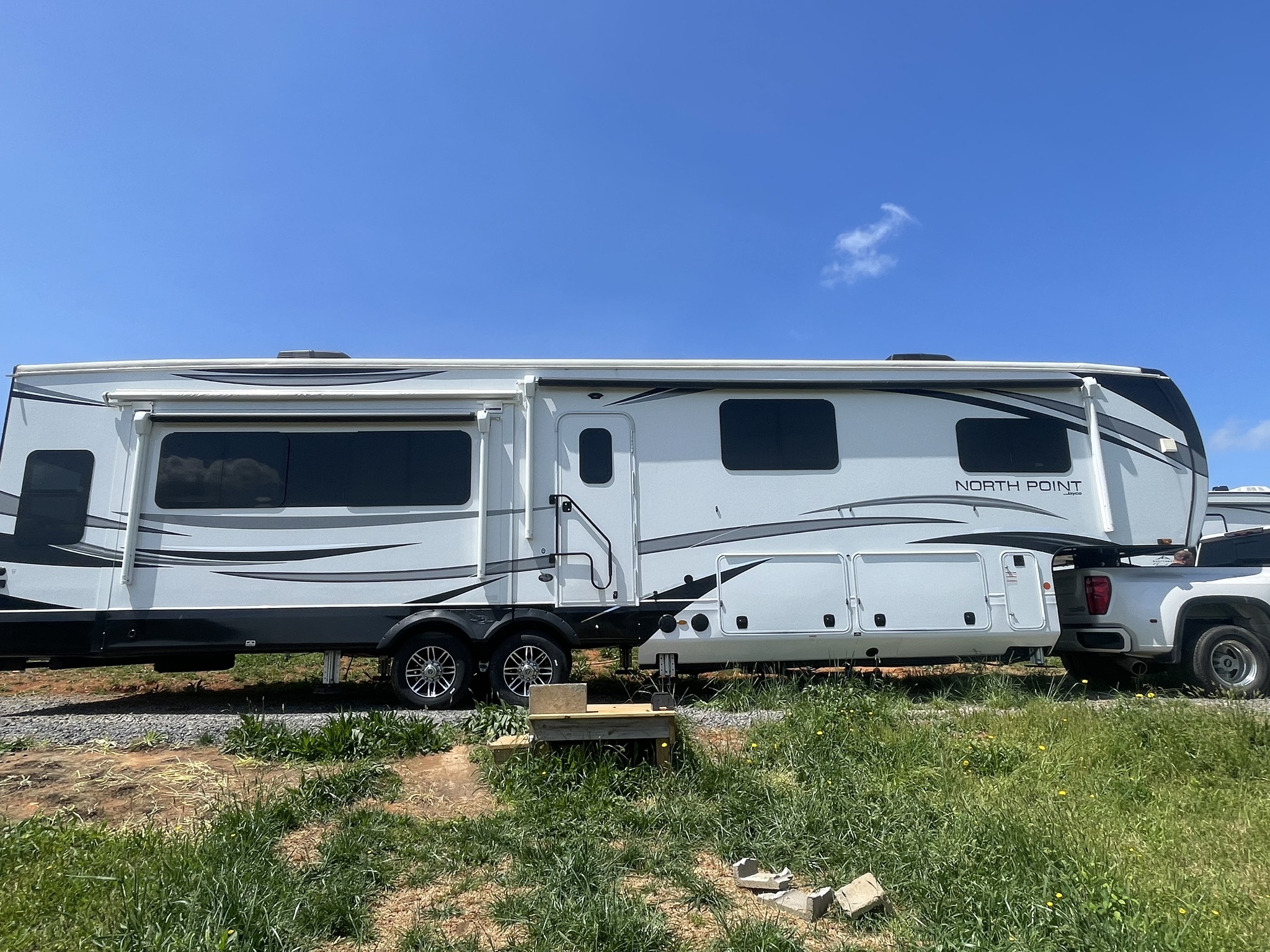 2023 Jayco NORTH POINT 377RLBH in powell TN