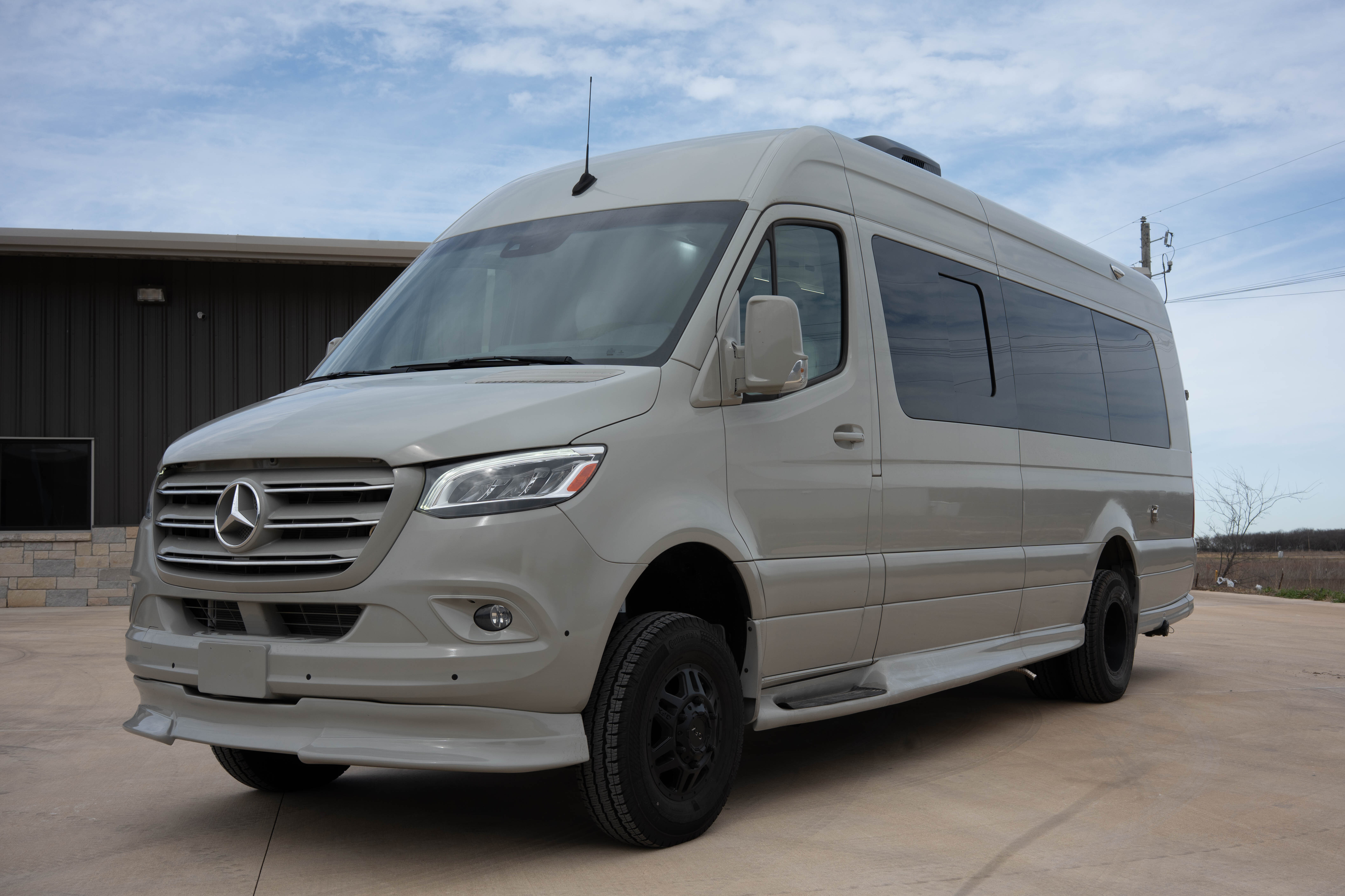 2025 Embassy DOLPHIN SL Class B+ RV