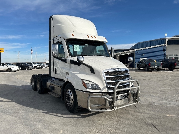 2021 FREIGHTLINER CASCADIA 116 in Aurora, CO