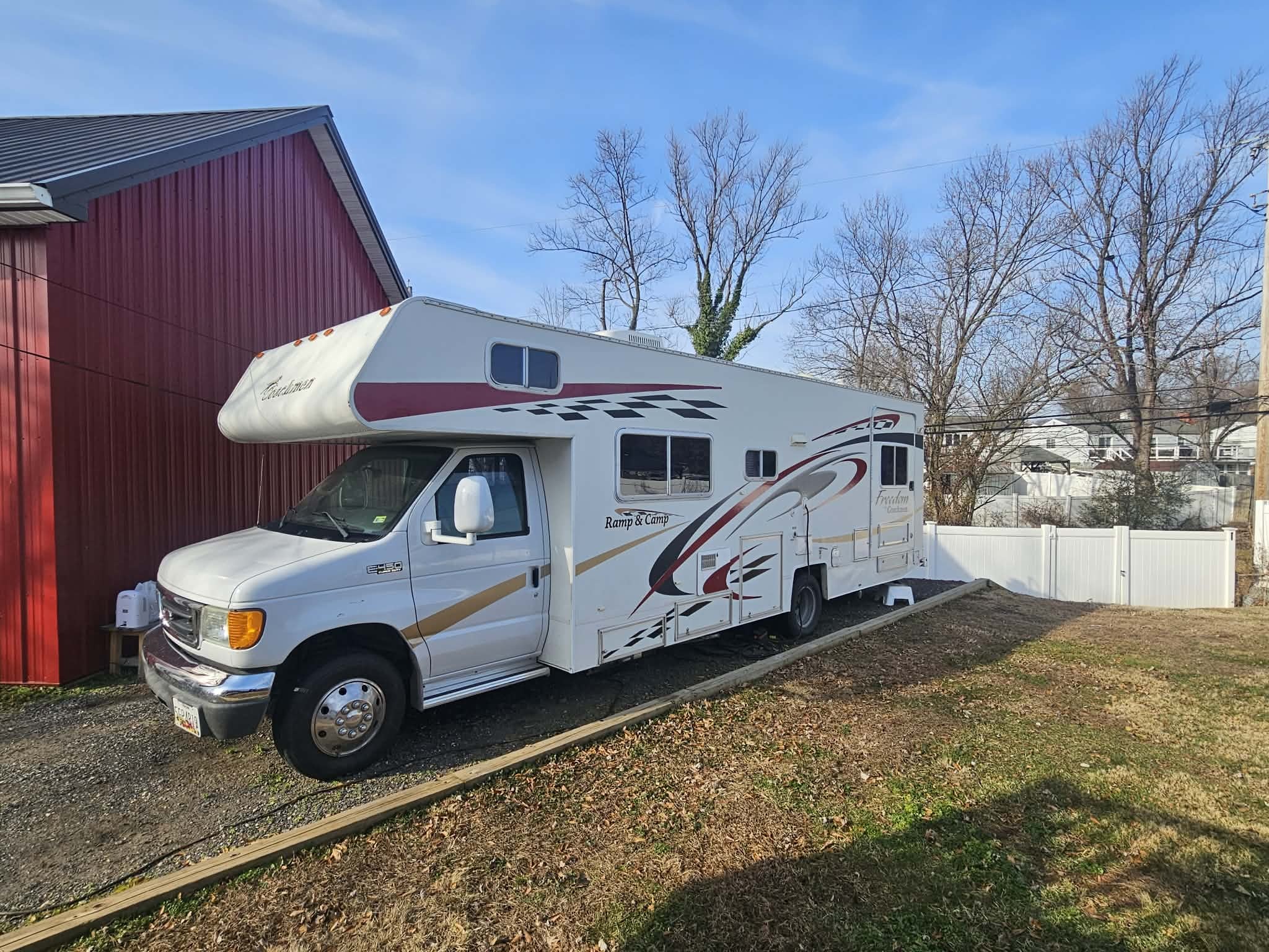 2006 Coachmen RAMP & CAMP 295TH RV