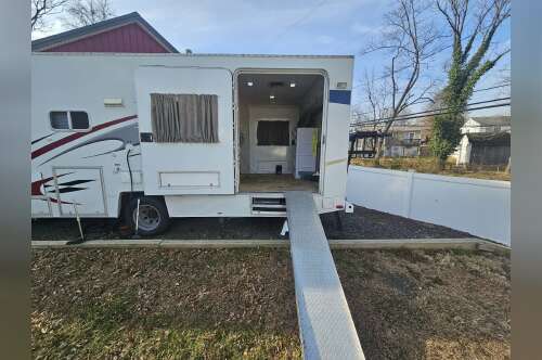 2006 Coachmen RAMP & CAMP 295TH in glen burnie MD