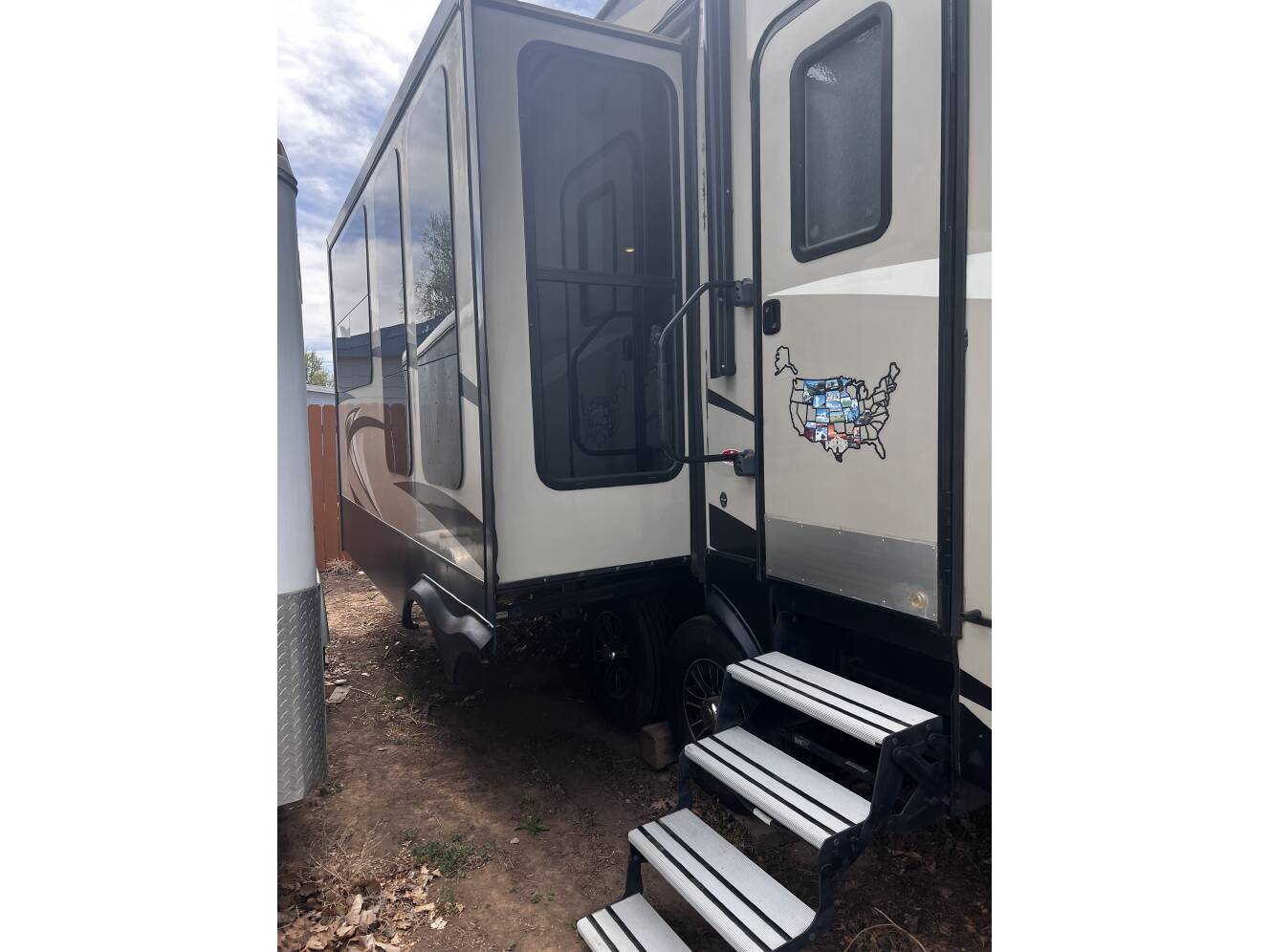 A photo of this 2017 Prime Time SANIBEL 3650