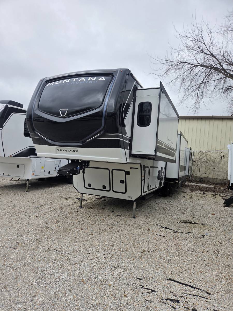 2026 Keystone Montana High Country 389BH in east peoria IL