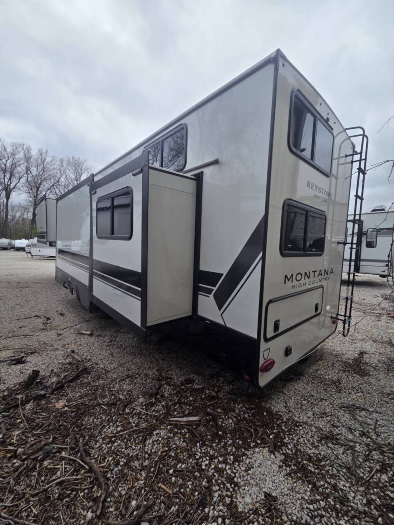 A photo of this 2026 Keystone Montana High Country 389BH