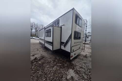 2026 Keystone Montana High Country 389BH in east peoria IL