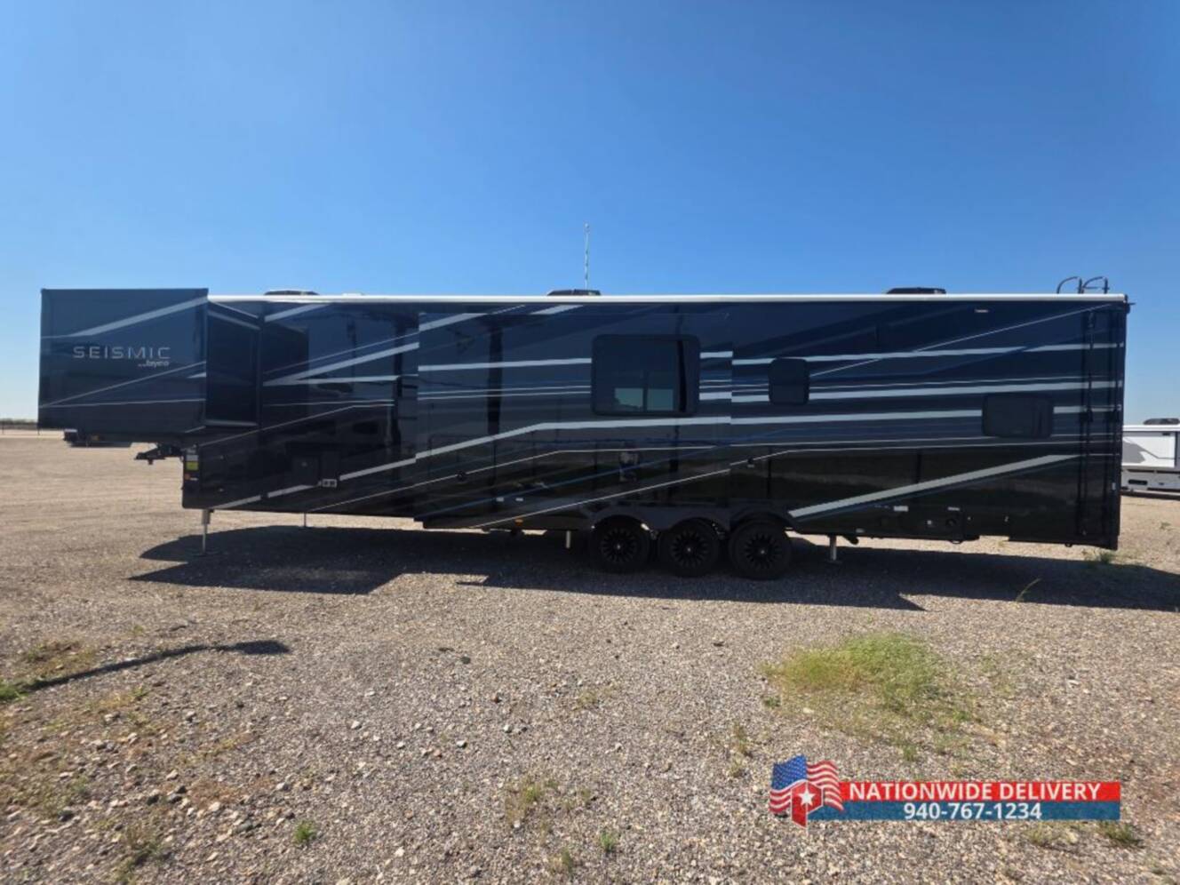 A photo of this 2026 Jayco Seismic 395