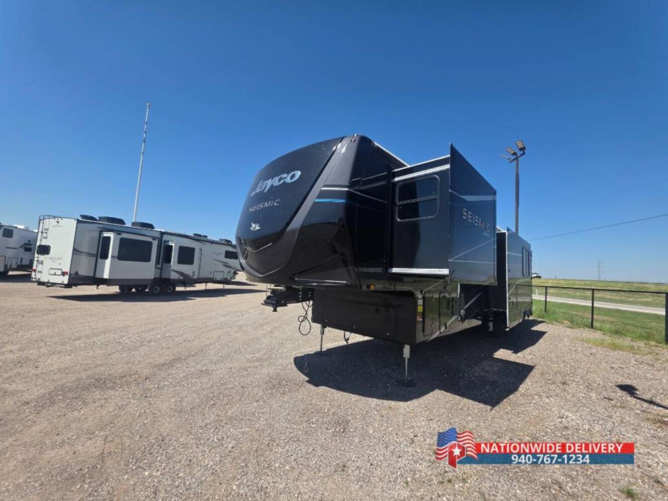 A photo of this 2026 Jayco Seismic 395