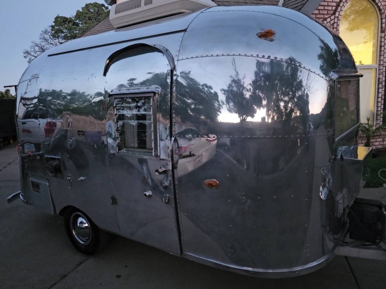 A photo of this 1962 Airstream BAMBI 16