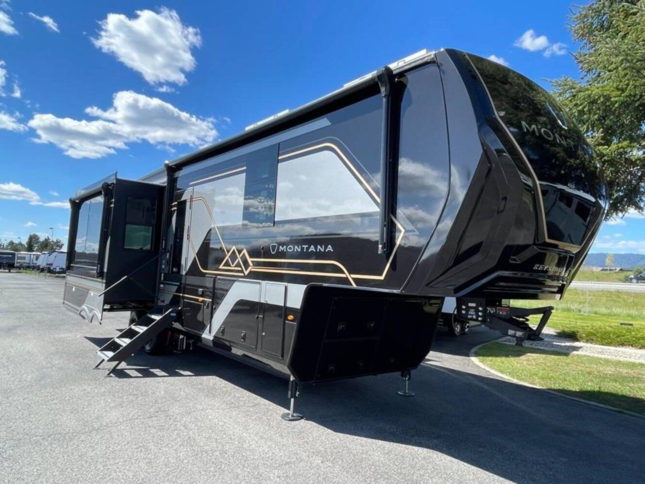 A photo of this 2026 Keystone Rv Montana 3100RL