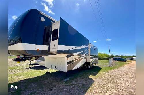 2019 DRV Mobile Suites 38RSSB3 in frostproof FL