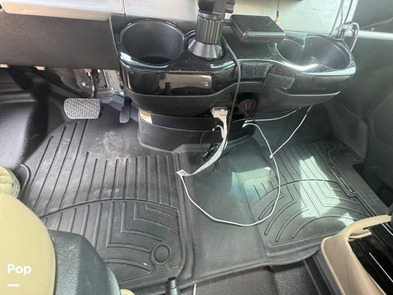A photo of this 2023 Airstream Atlas Murphy Suite E1 Package