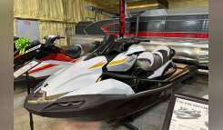 2026 Kawasaki ULTRA 160LX Two Seater PWC boat