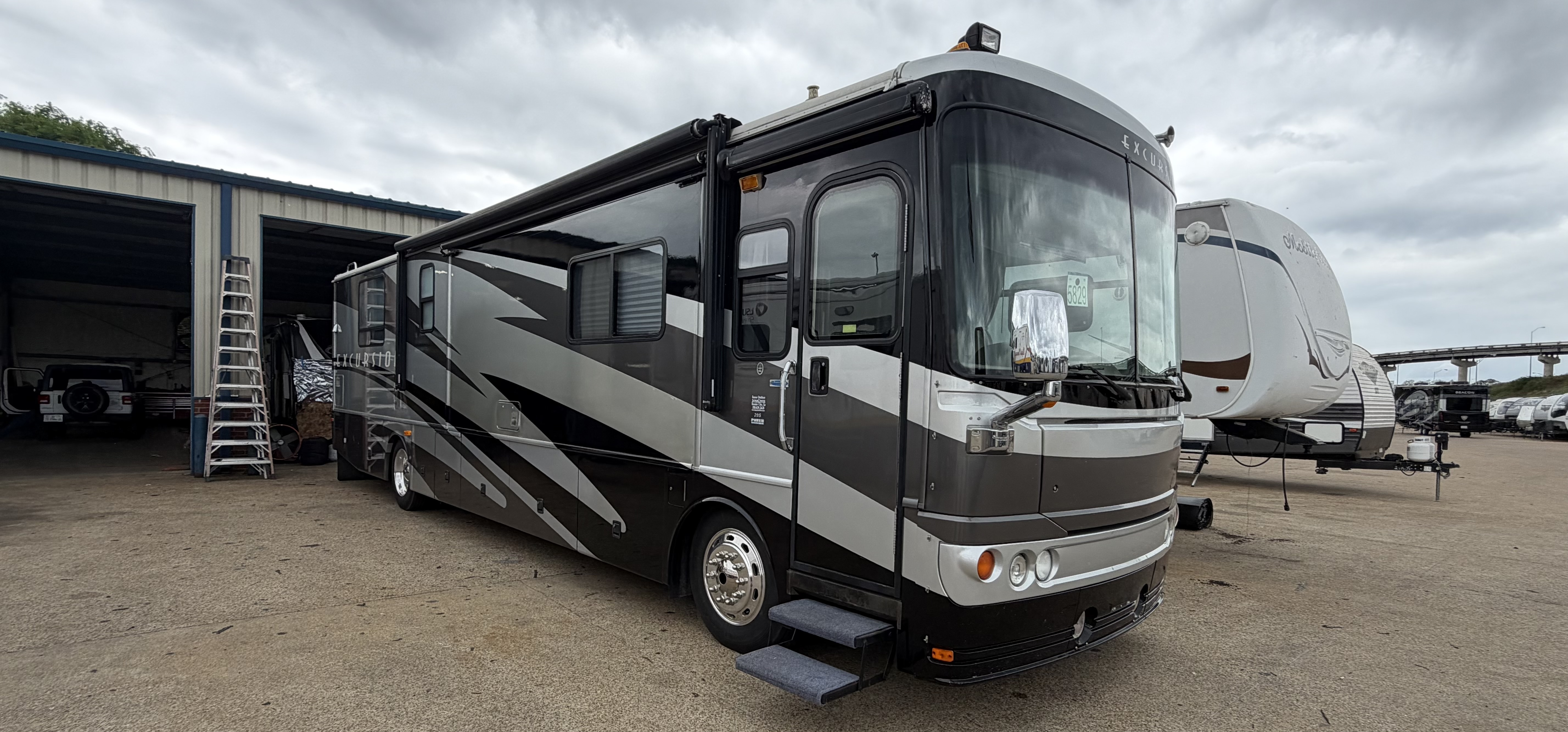 2004 Fleetwood EXCURSION 39S RV