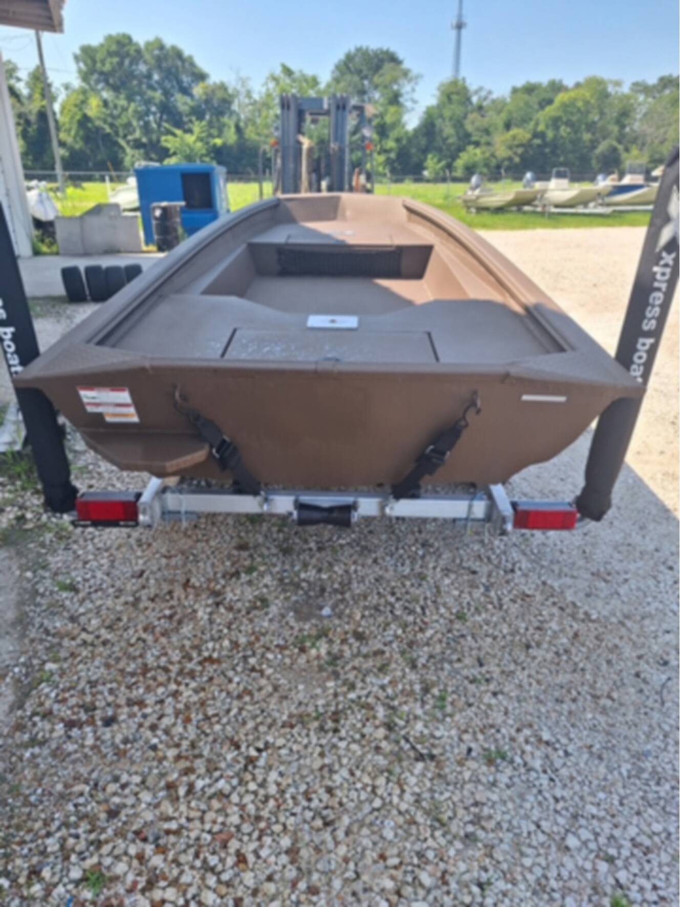 A photo of this 2025 Xpress HD15DBX