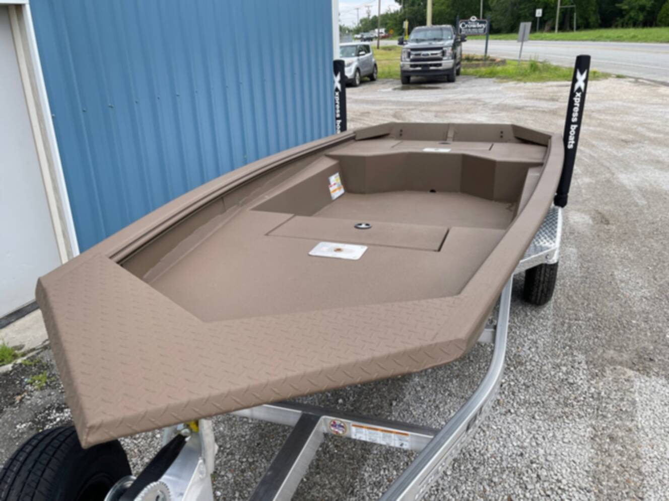 A photo of this 2025 Xpress HD15DBX