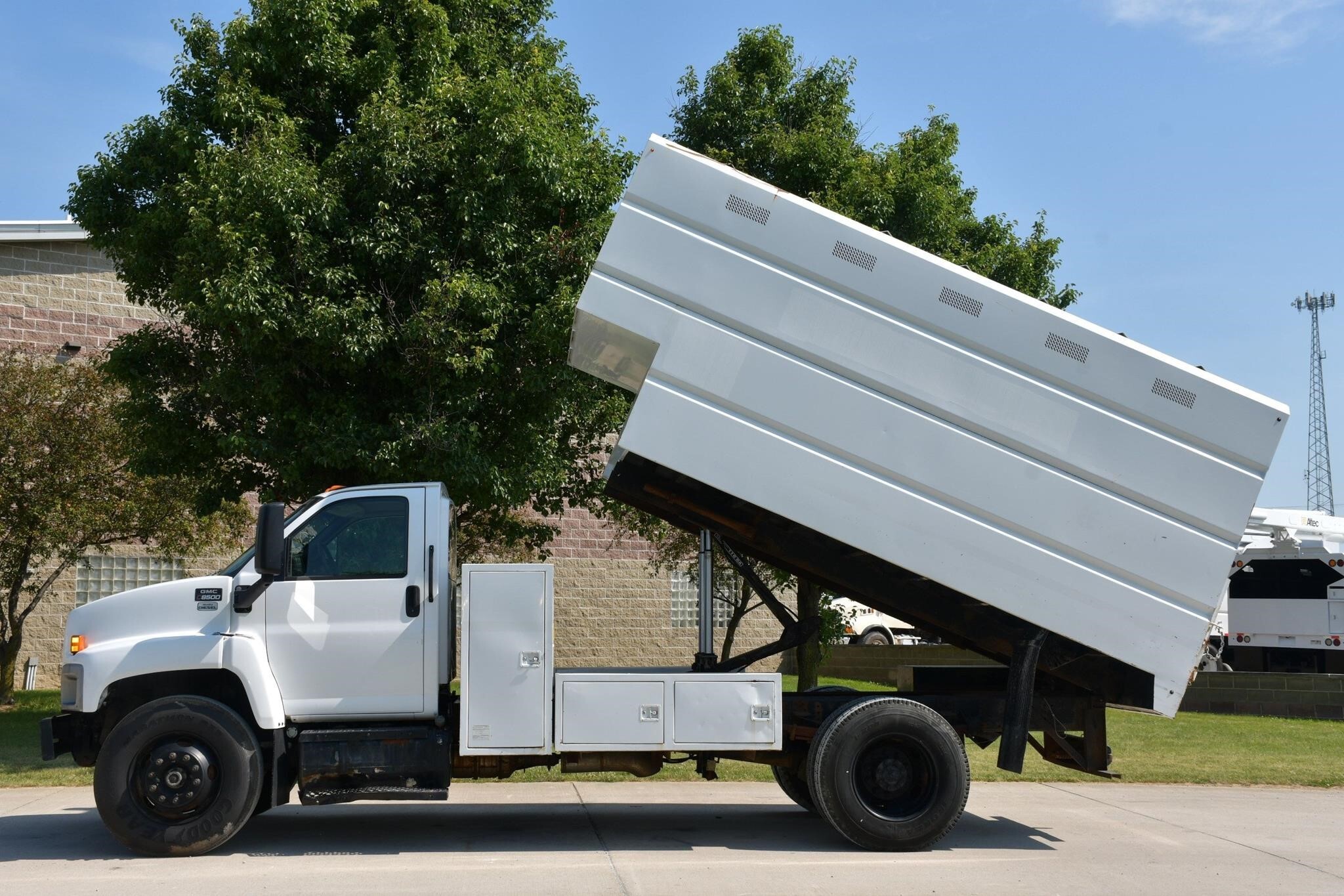 2009 GMC C8500 in Clinton, IL