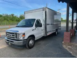 2022 FORD E350