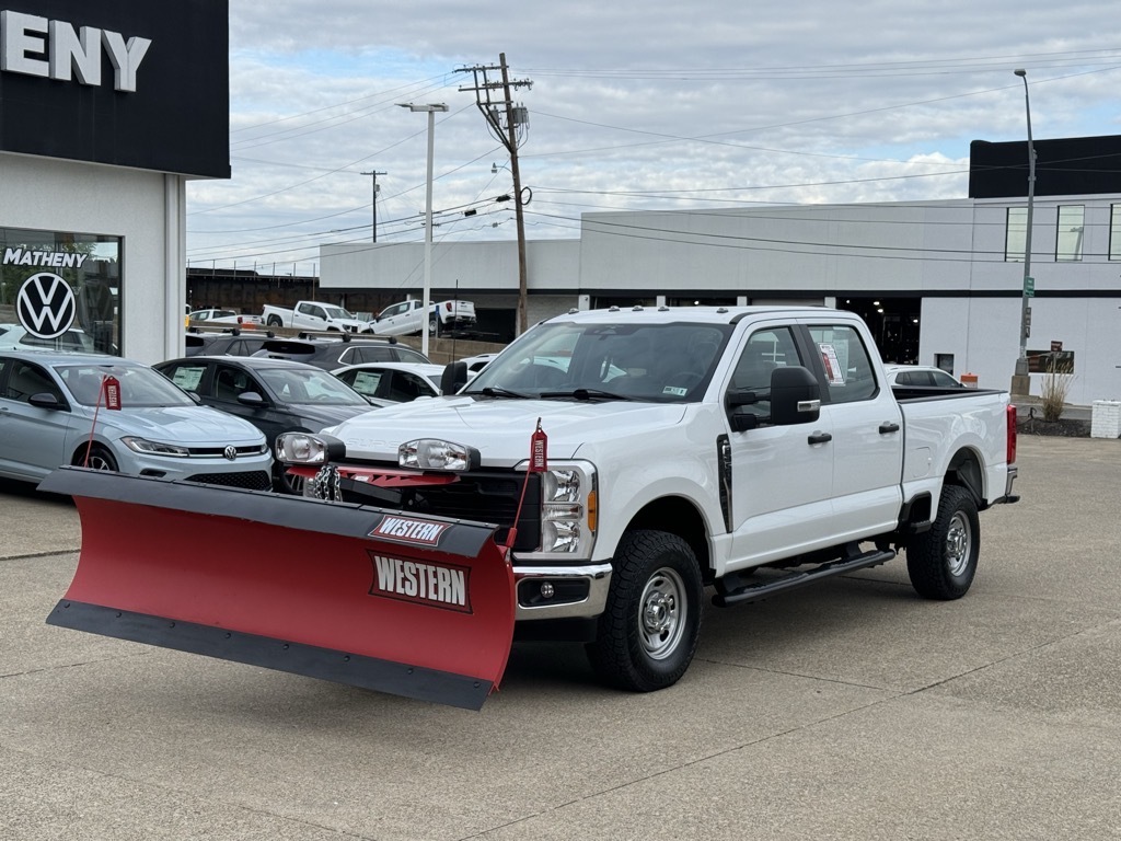2023 FORD F350 XL in Saint Marys, WV