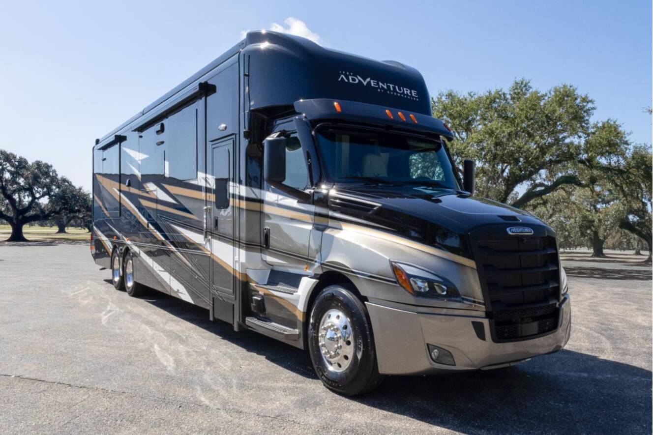 A photo of this 2026 Show Hauler ADVENTURE A4501