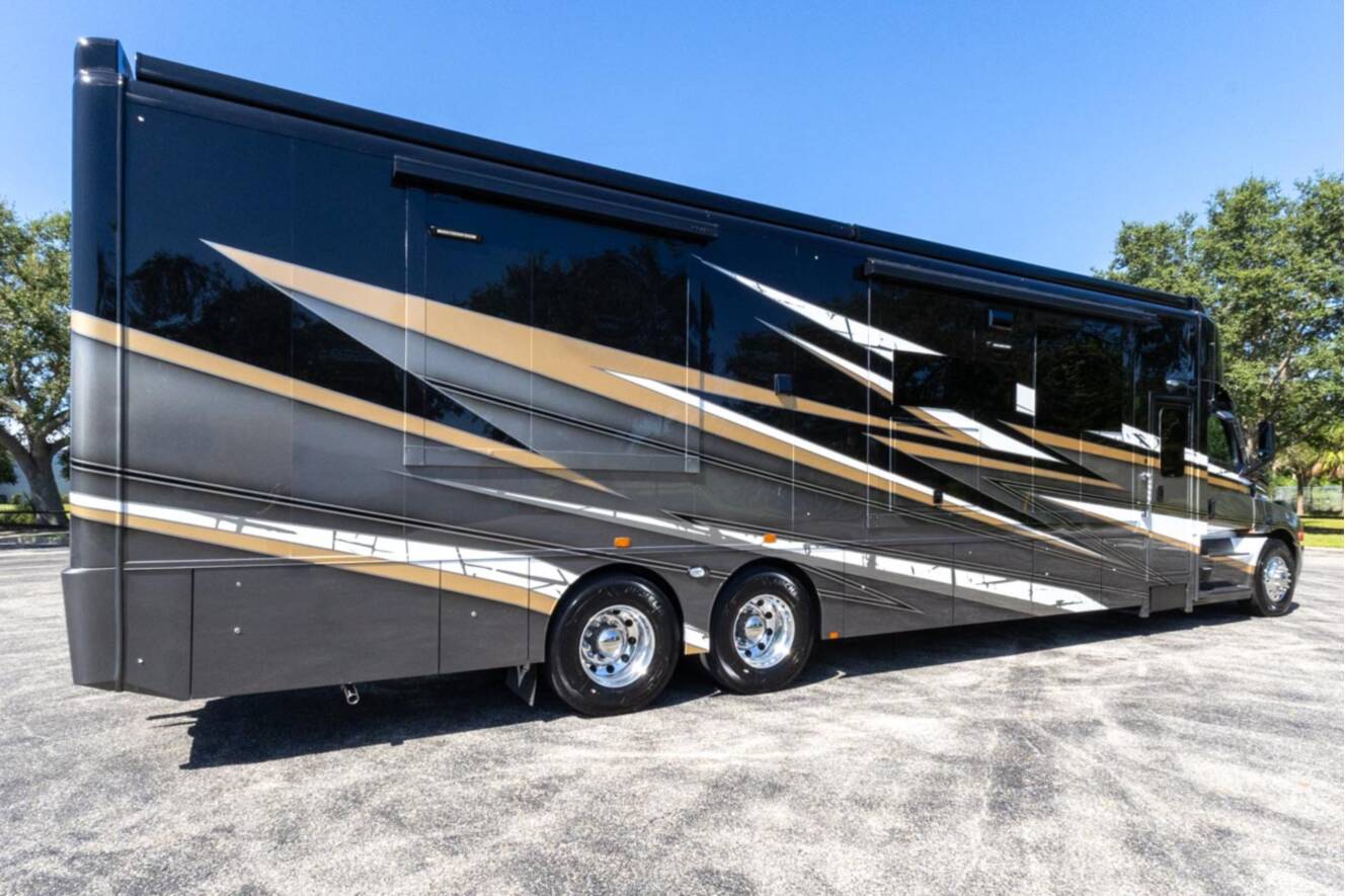 A photo of this 2026 Show Hauler ADVENTURE A4501