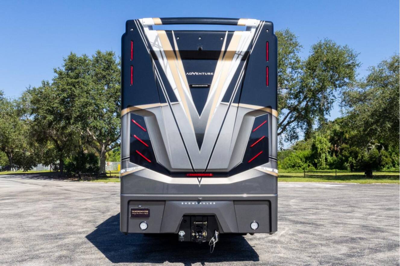 A photo of this 2026 Show Hauler ADVENTURE A4501