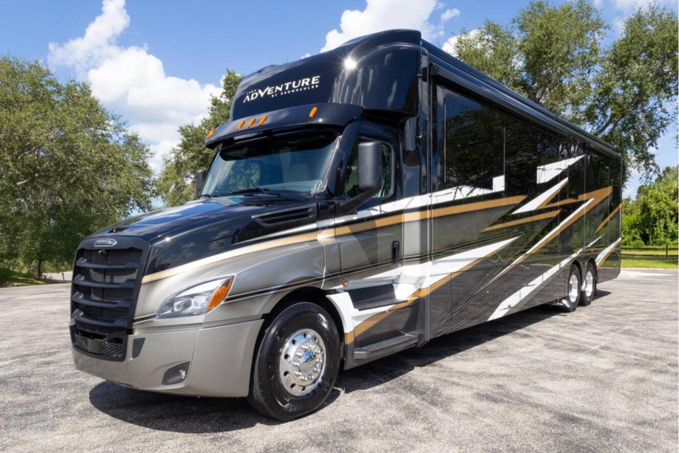 A photo of this 2026 Show Hauler ADVENTURE A4501