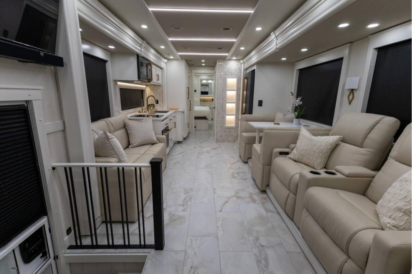 A photo of this 2026 Show Hauler ADVENTURE A4501