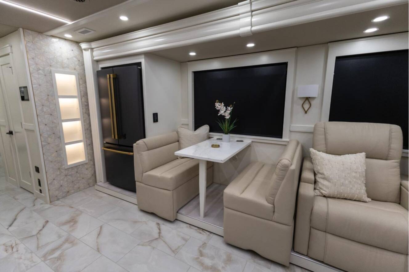 A photo of this 2026 Show Hauler ADVENTURE A4501