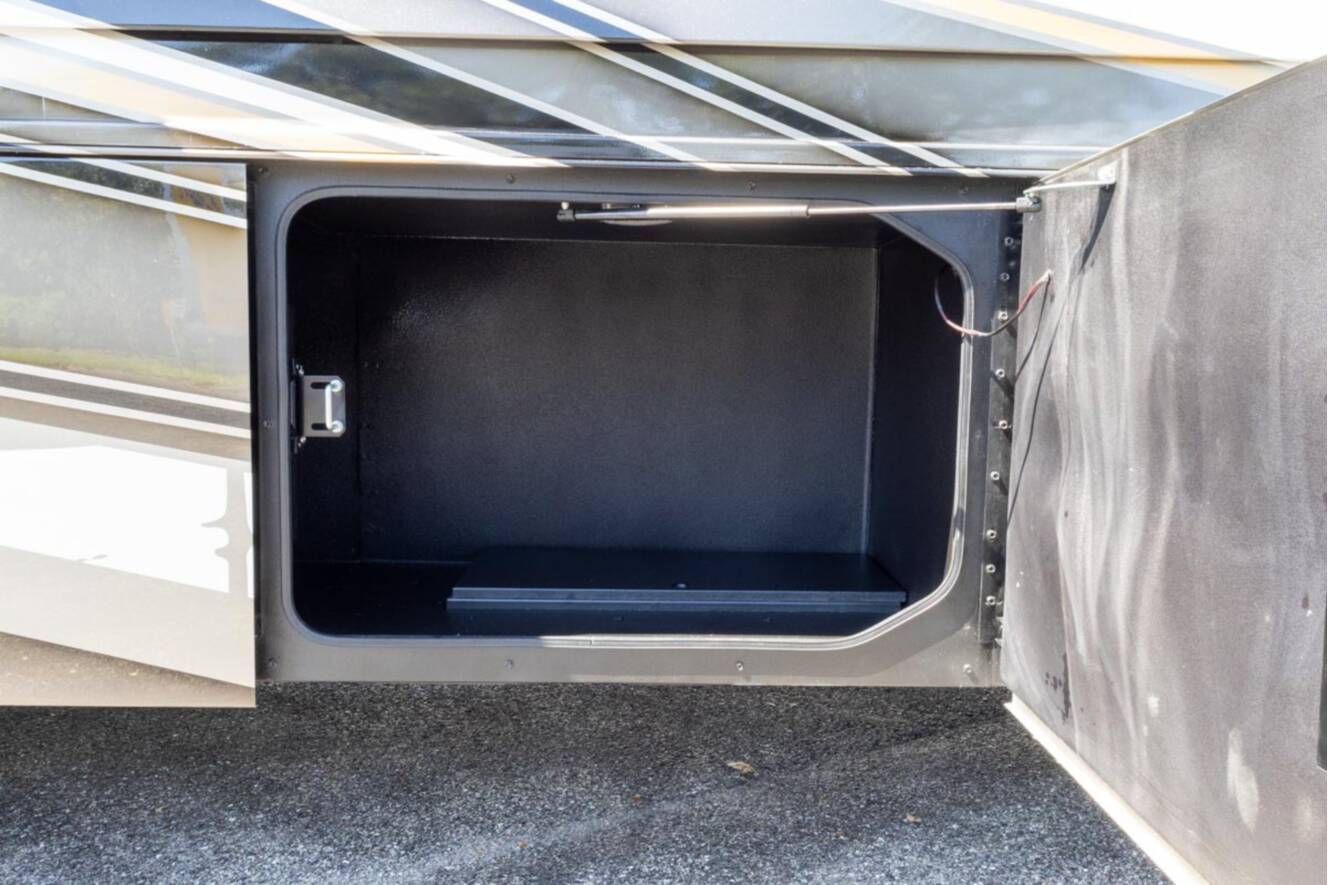 A photo of this 2026 Show Hauler ADVENTURE A4501