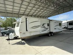 2013 FOREST RIVER FLAGSTAFF SUPER LITE 27RLSS