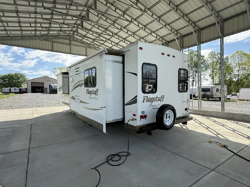 2013 FOREST RIVER FLAGSTAFF SUPER LITE 27RLSS