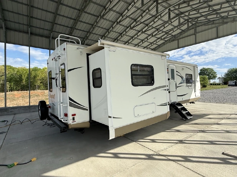 2013 FOREST RIVER FLAGSTAFF SUPER LITE 27RLSS