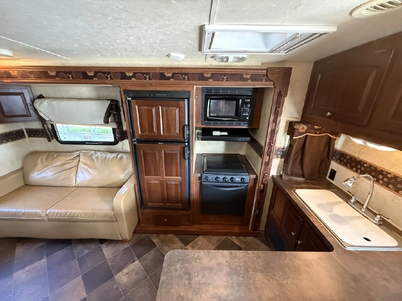 2013 FOREST RIVER FLAGSTAFF SUPER LITE 27RLSS