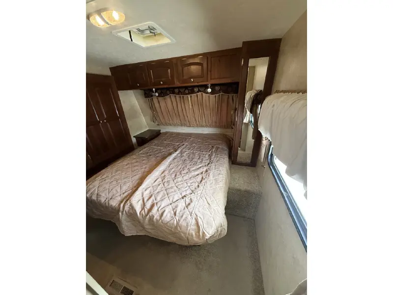 2013 FOREST RIVER FLAGSTAFF SUPER LITE 27RLSS