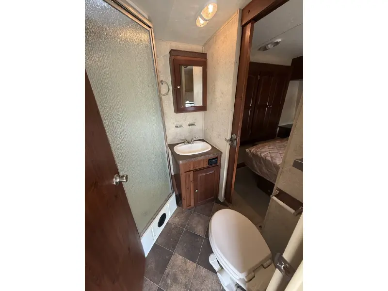 2013 FOREST RIVER FLAGSTAFF SUPER LITE 27RLSS