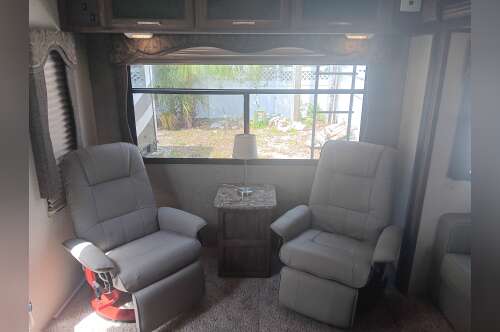 2016 Keystone COUGAR X-LITE 26RLS in st. petersburg FL