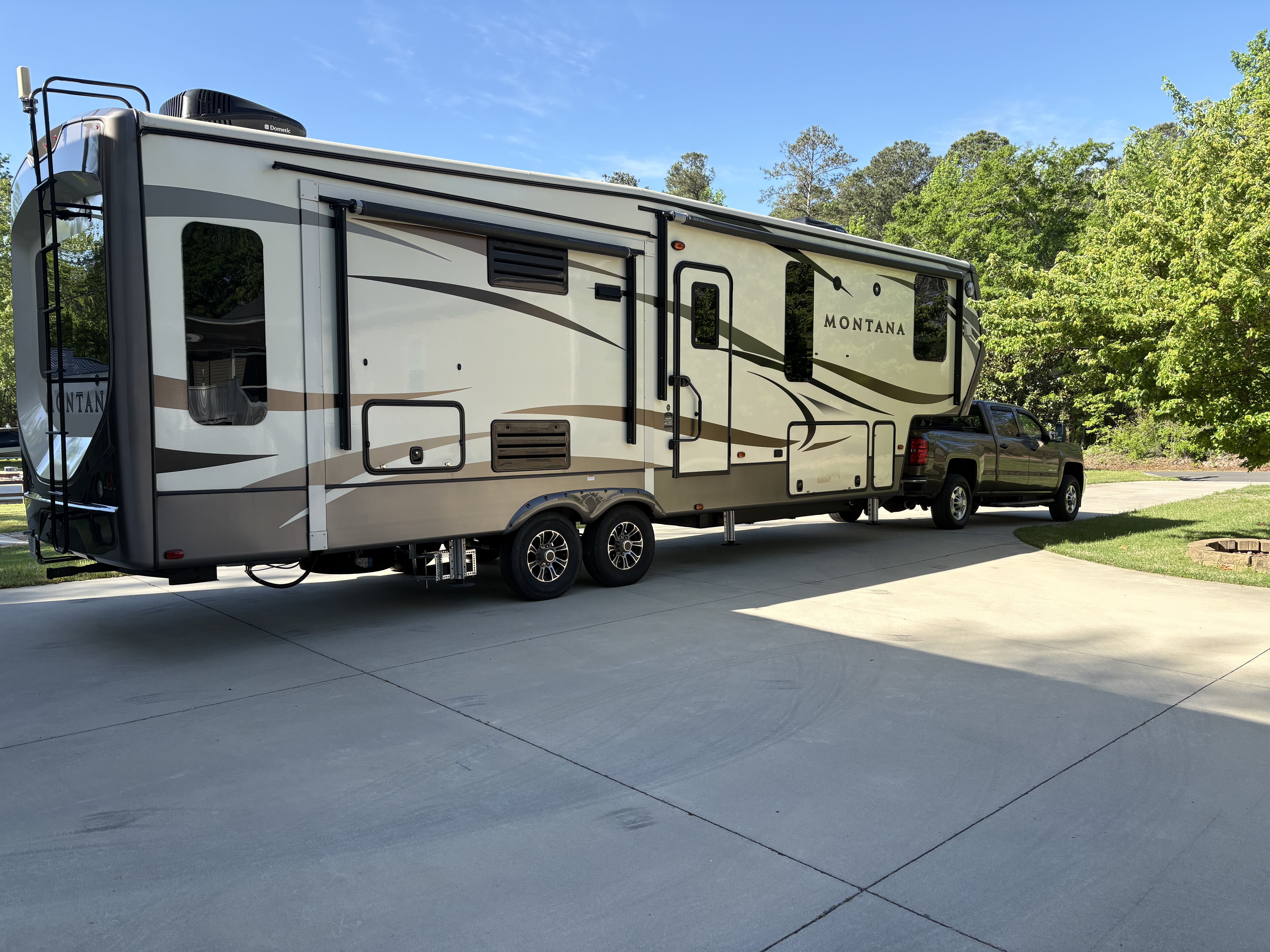 2017 Keystone MONTANA 3160RL RV