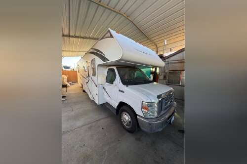 2011 Fourwinds Chateau 31P in san bernardino CA