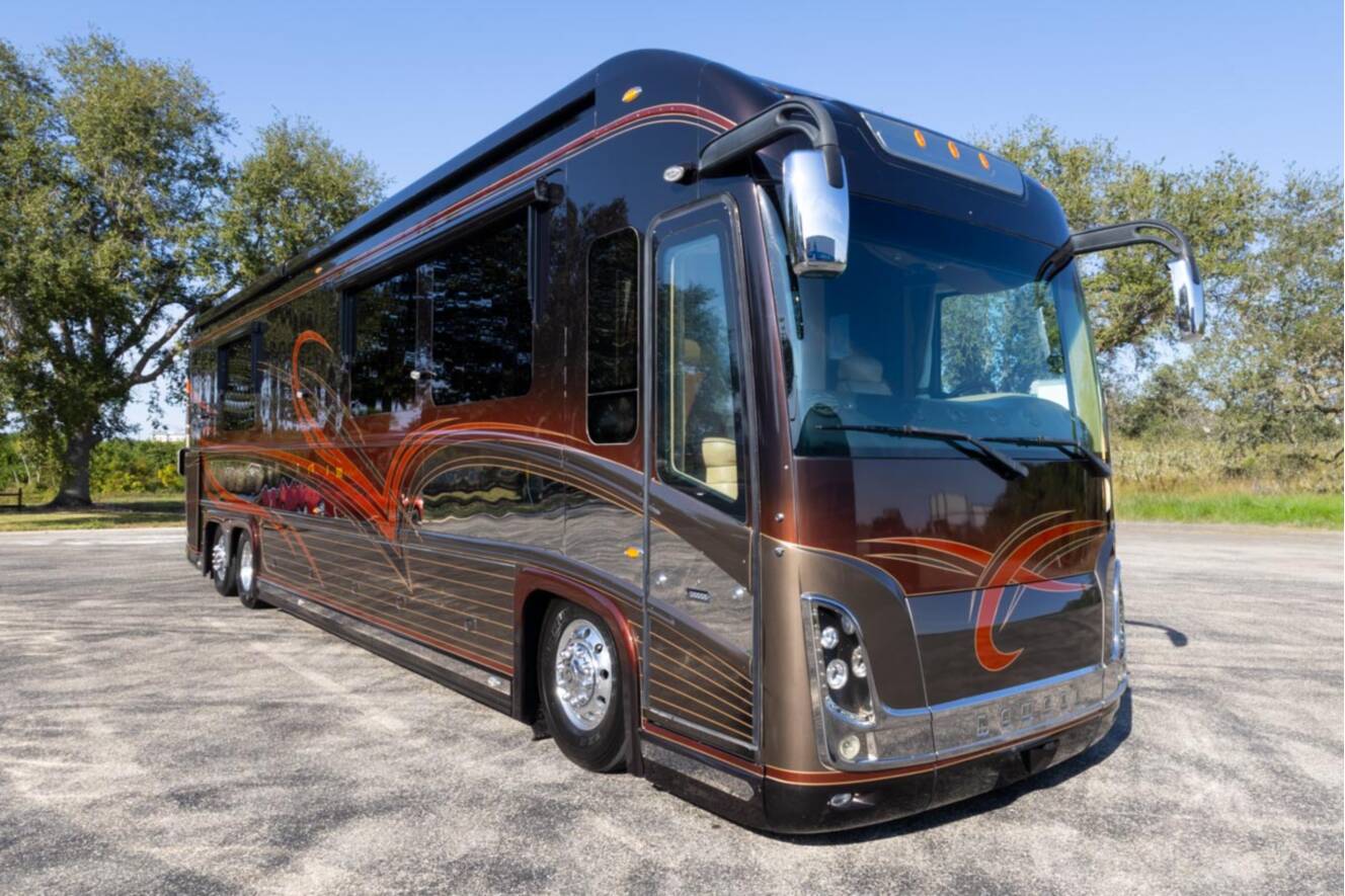 A photo of this 2013 Newell Coach P2000i