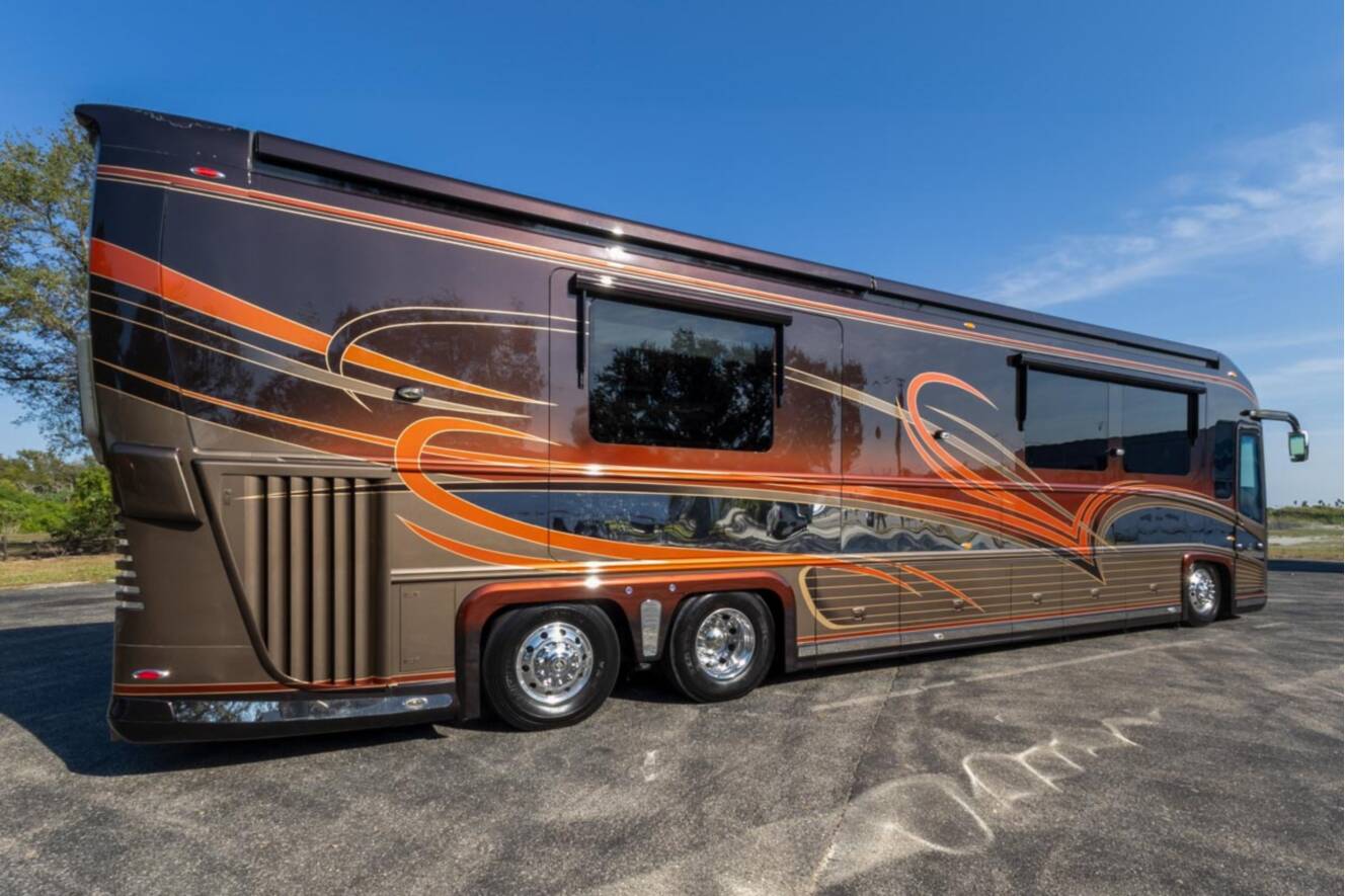 A photo of this 2013 Newell Coach P2000i