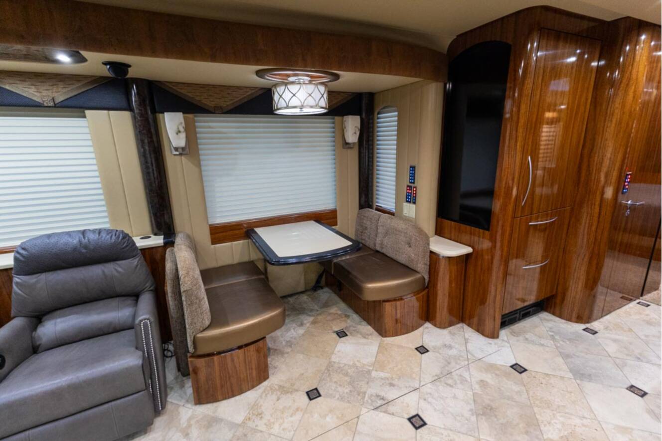 A photo of this 2013 Newell Coach P2000i