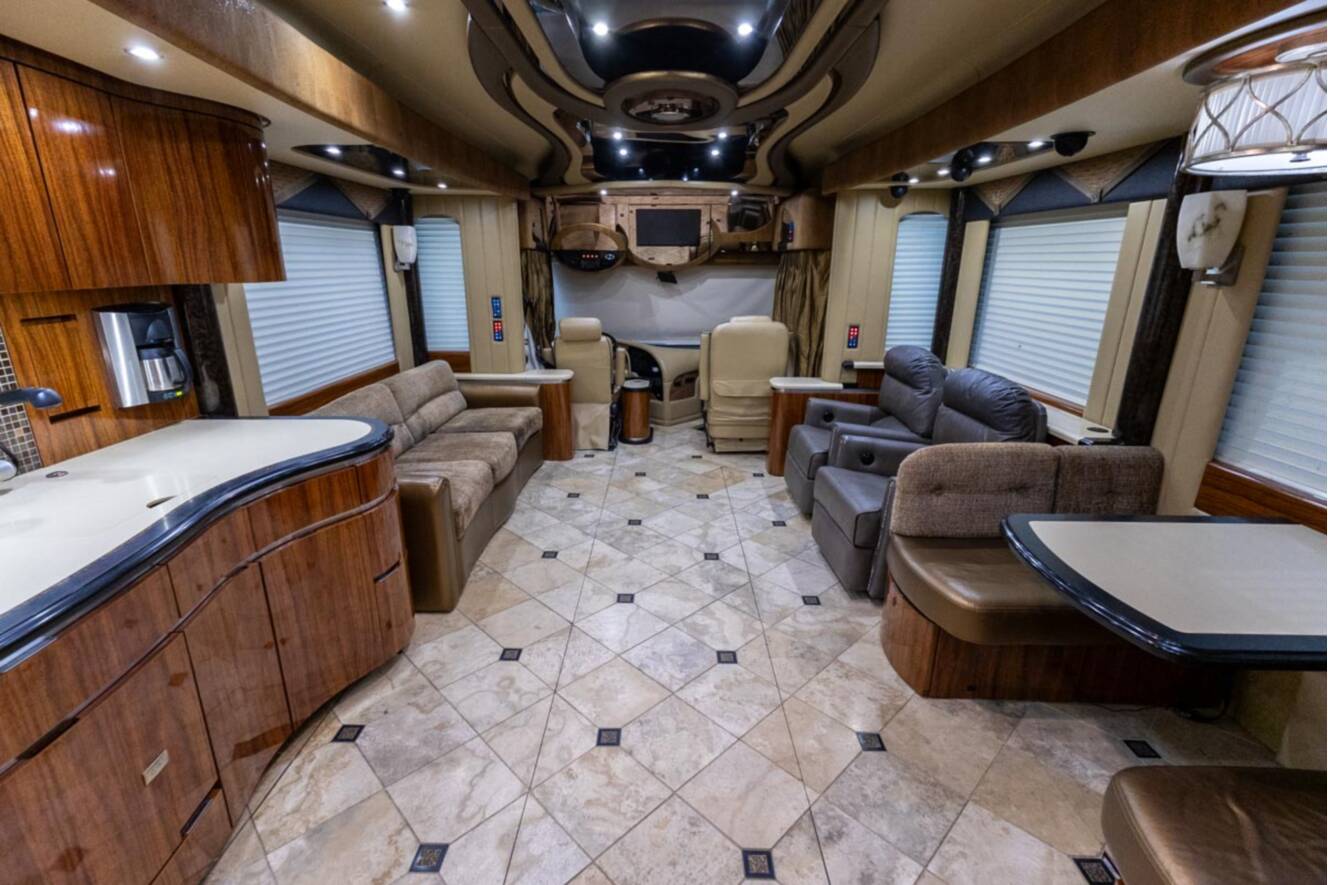 A photo of this 2013 Newell Coach P2000i