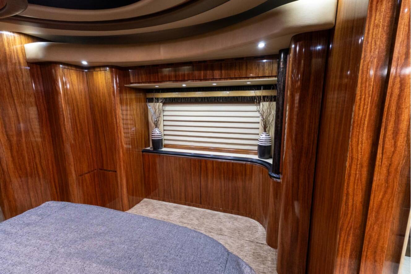 A photo of this 2013 Newell Coach P2000i