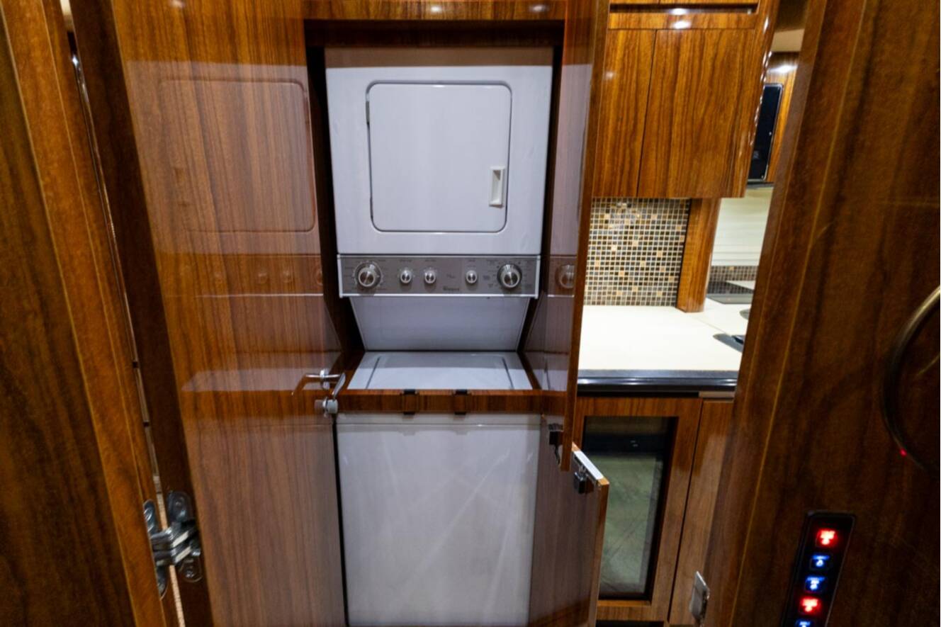 A photo of this 2013 Newell Coach P2000i