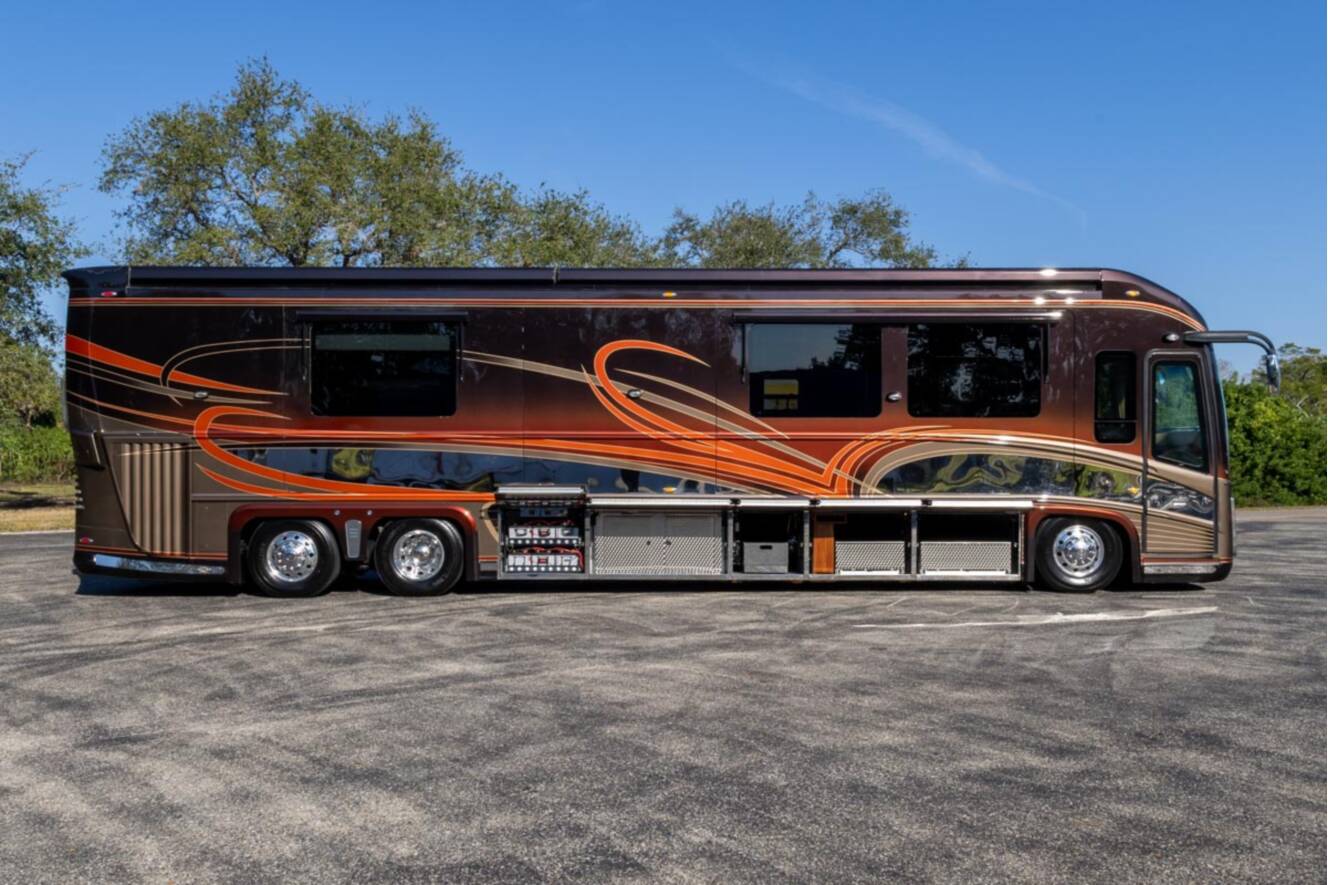 A photo of this 2013 Newell Coach P2000i